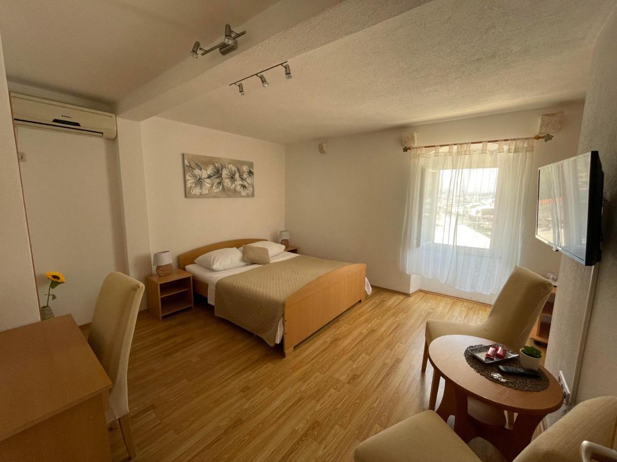 Apartment Room Parcina Trogir Exterior foto